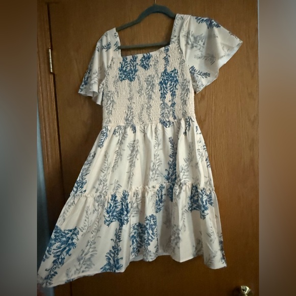 SHEIN Smocked Dress with Blue Floral Design - Picture 6 of 7